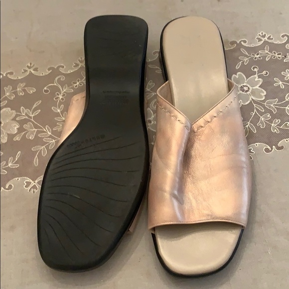 Munro Sandals - Picture 3 of 4